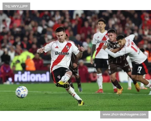 马竞小西蒙尼头球中柱，父亲西蒙尼场边扼腕